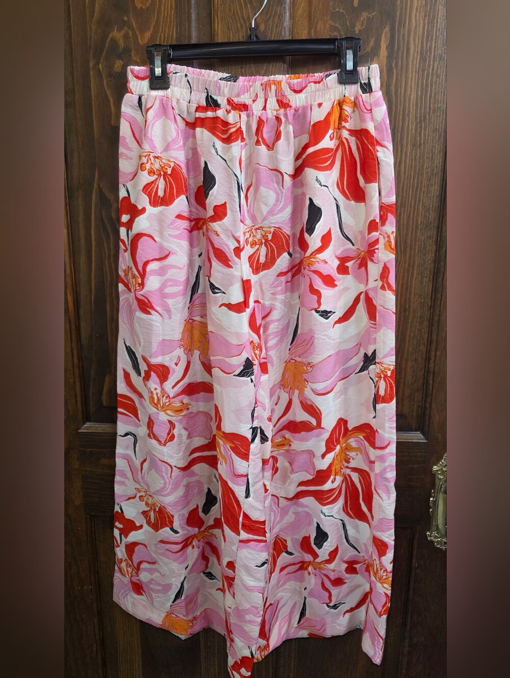 ❣️3/$25 MELLODAY Pink and Red Floral Wide Leg Resort Style Pants